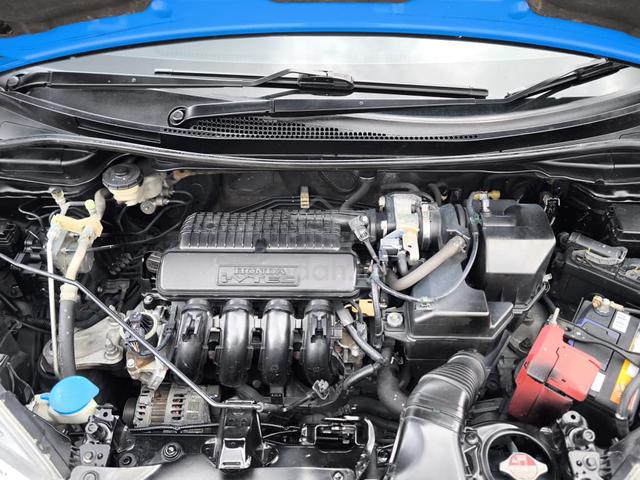 2017 Honda JAZZ 1.5 V (A) - 4