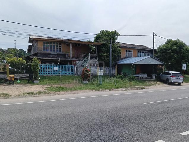 Tanah lot banglo/rumah kedai area Durian Burung tepi jalan besar K.trg 1