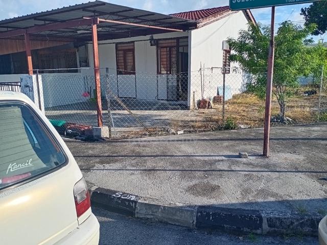 Rumah Teres Lot Tepi Untuk Dijual 1