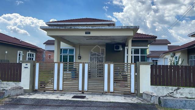 Single storey bungalow at Durian Tunggal Melaka 1