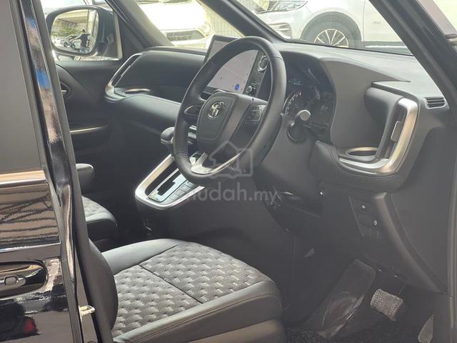 2022 Toyota VOXY 2.0 S-Z GRADE 4.5BB BLACK - 5