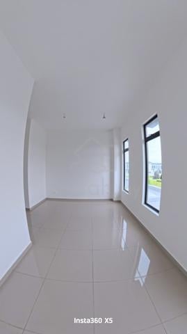 Eco Tropics Breezegate Phase 3 — End-Lot Double-Storey House For Sale 1