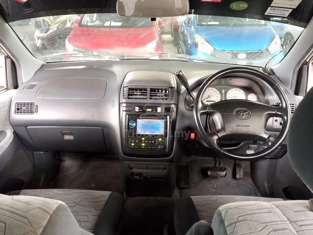 1999 Toyota Ipsum 2.0 (A) 7 Seaters - 4