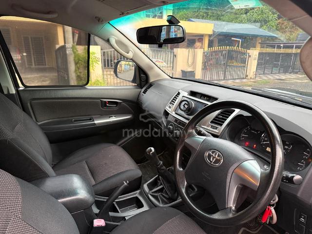 2015 Toyota HILUX 2.5 STD VNT (M) - 4