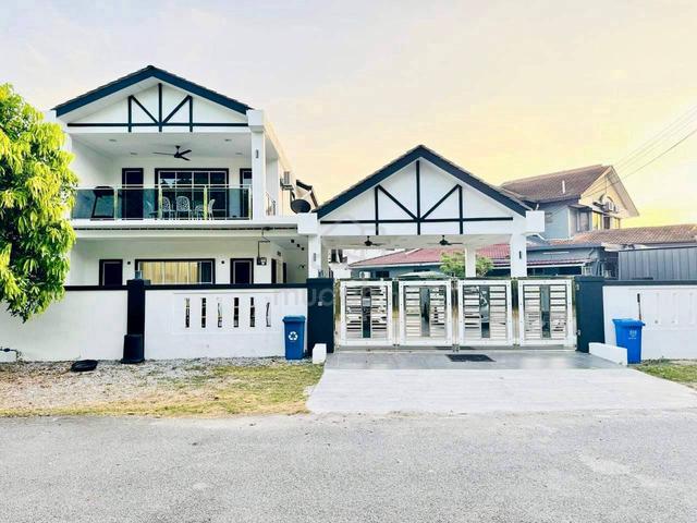 Corner Lot 2 Storey Jalan Platinum Seksyen 7 Shah Alam  1