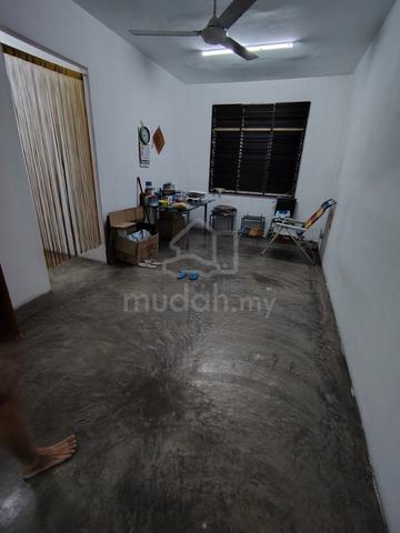 Flat Bukit Indah 1