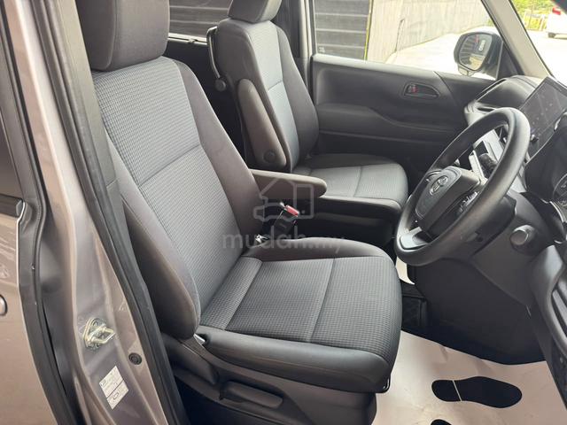 OFFER Price Can be Nego 2023 Toyota NOAH 2.0 Z (A) - 5