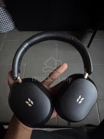 Carousel Image