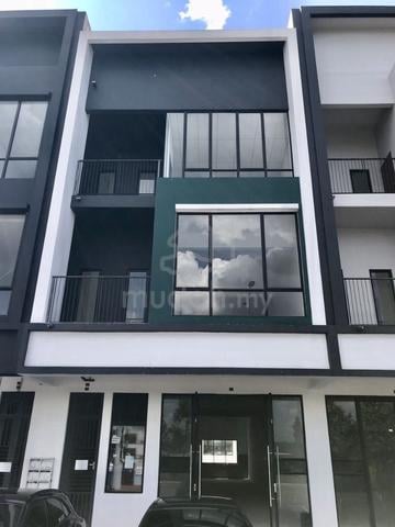 Hot Area Tebrau @ Jp Perdana Good Condition 3 Storey Shop Lot 1