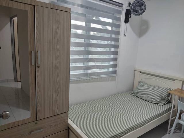 Room near Taipan LRT for rent 1