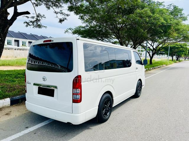 2022 Toyota HIACE 0 2.5L (M) - 2