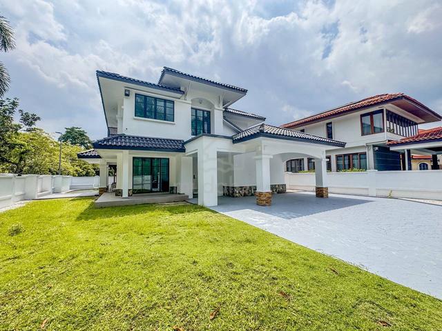 REFURBISHED | HUGE🔥 Corner Lot Double Storey Bungalow Ara Damansara 1