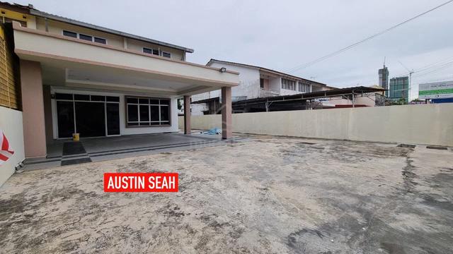 JALAN PANTAI JERJAK DOUBLE STY SEMI-D For RENT, FACING BUSY MAIN ROAD 1
