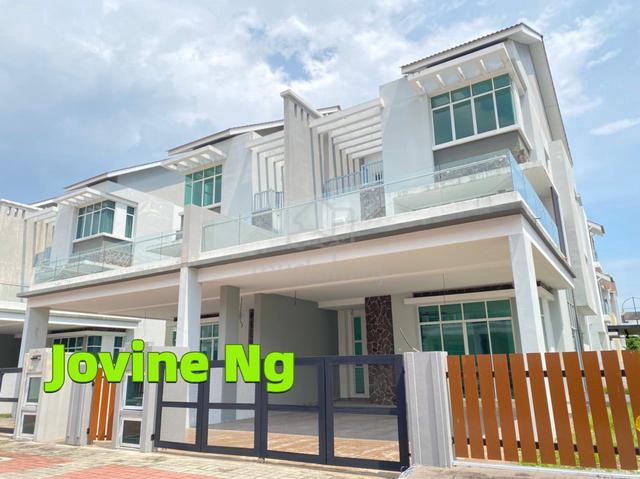 3 storey Semi D with Gated Guarded at Sentrino Residences Seri Alma 1