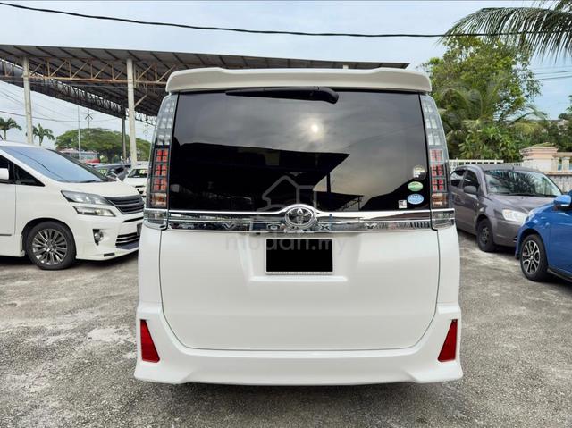 2016 Toyota VOXY ZS KIRAMEKI 2.0 (A) - 4