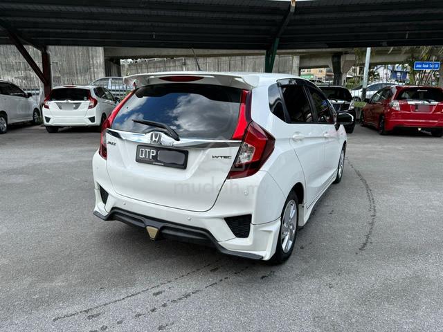 2017 Honda JAZZ 1.5 E (A) - 4