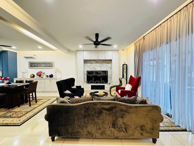 SPACIOUS Double Storey House Superlink Sejati Lakeside Cyberjaya 1