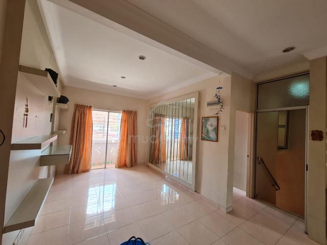 1st floor town house at Taman Bukit Cheng 1