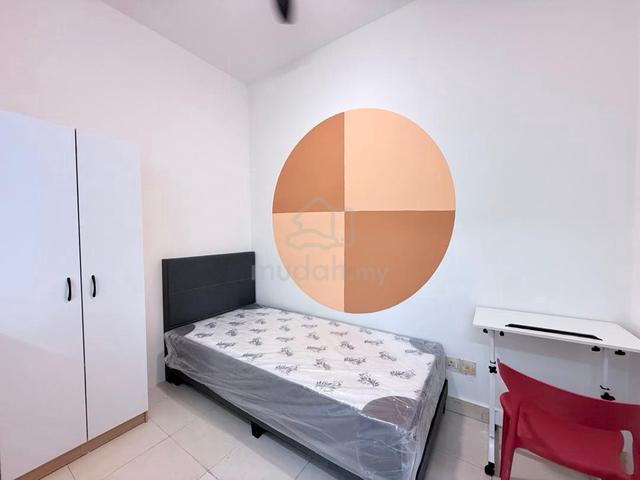 Fully Furnished Selangor Seri Kembangan Room For Rent 1
