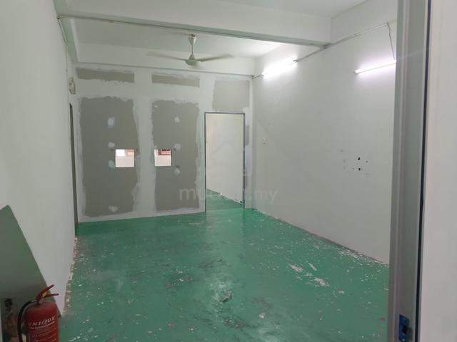 Bercham first floor shoplot opposite GP food court 4