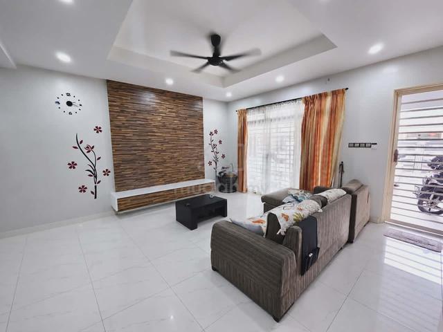 For Rent Austin Baulevard @ Taman Mount Austin @ Double Storey House 1