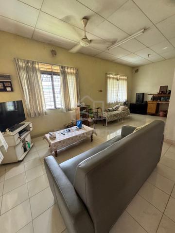 Double storey terrace corner land area 2680sf, Island Glades 1