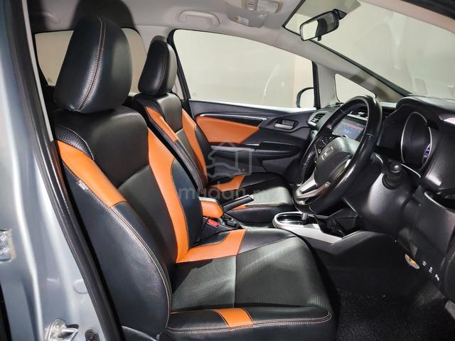2015 Honda Jazz 1.5 V Full Spec 5-Years Warranty - 5