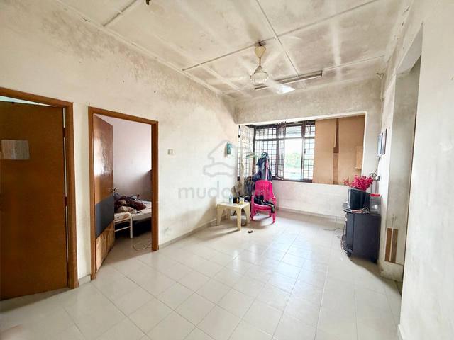 Flat Taman Perling 1