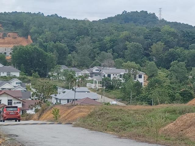 Tanah Banglo di Kg Limau Manis, Pinggiran Putra untuk dijual 1