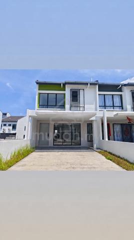 [Brand New] [End lot] Double Storey for Rent in Lambaian 2 Bangi 1