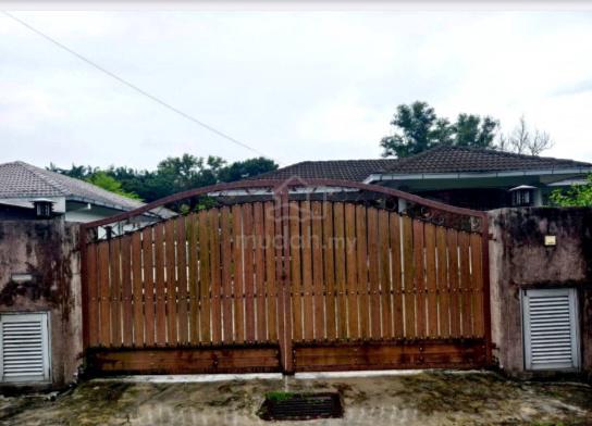 Single Storey Corner Bungalow 1
