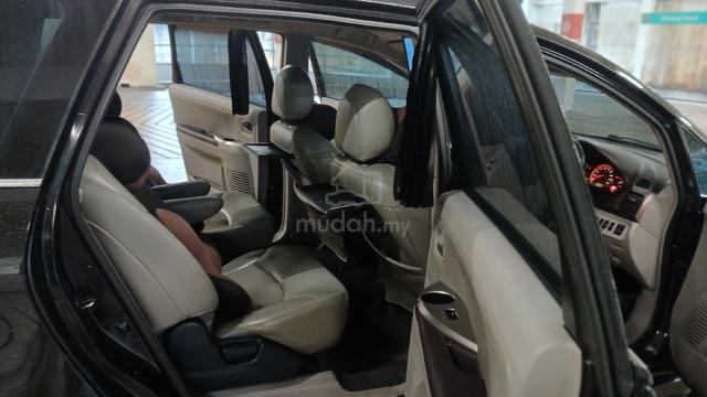 Mitsubishi GRANDIS 6 seater - 2