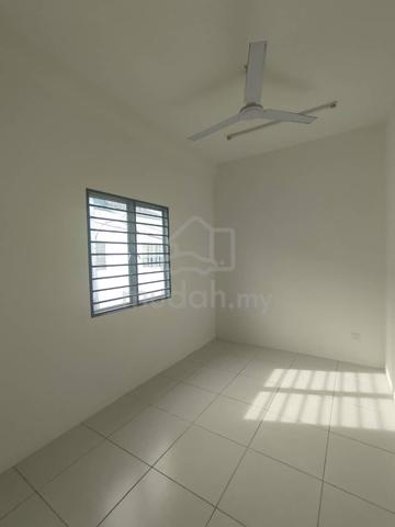 Simfoni Perdana, Puncak Alam First Floor nearby surau 5