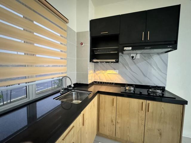 AIRCOND TOWNHOUSE Upper Puncak Alam Gate & Guarded 1