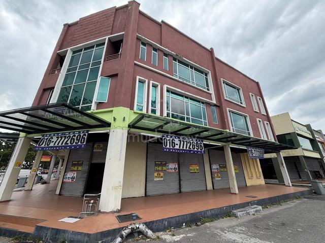 [CORNER LOT] 3 Storey Shoplot Taman Teknologi Cheng near Krubong 1