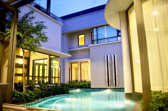 LUXURY HUGE Guarded with Pool 23450ft Bungalow Seksyen 27 Shah Alam 1