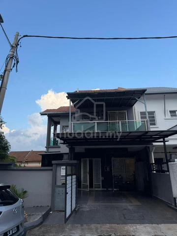 Taman Ukay Perdana Teres 3 Tingkat - corner lot 1