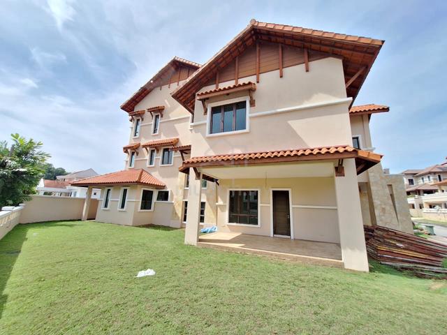 CORNER LOT 2.5 Storey Bungalow Country Heights Kajang Swimming Pool 1