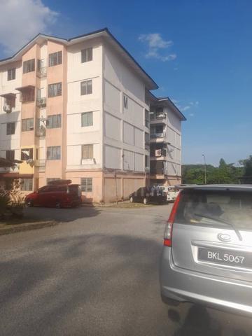 Rumah Pangsa College Heights Pajam 1