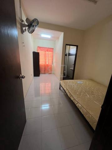 Master bedroom di Taman Saujana Idaman,Arau 1