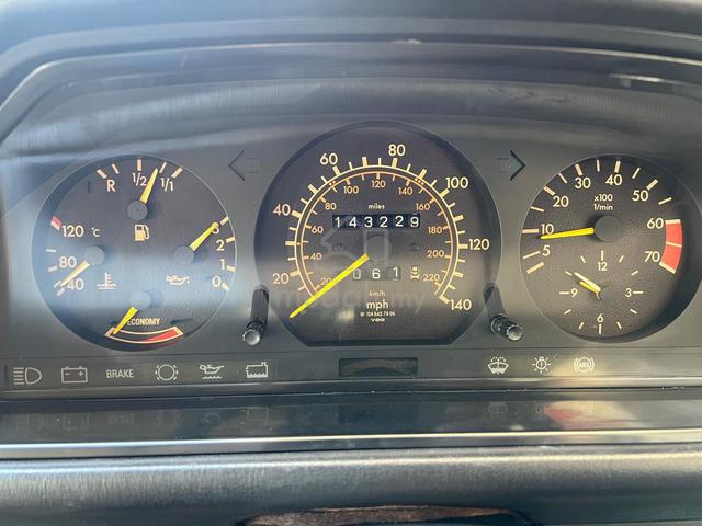 1995 Mercedes Benz 230E 2.3 (A) - 4