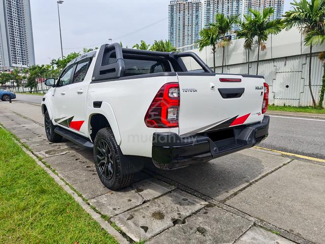 2025 Toyota HILUX 2.8 GR SPORT SHOW ROOM CAR (A) - 4