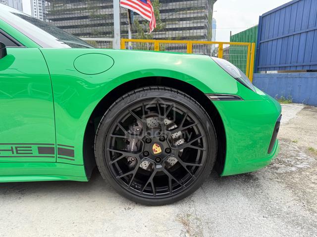 2022 Porsche 992 3.0 911 CARRERA, Python Green - 2