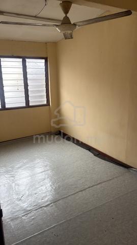 Double storey low cost ,Taman Gembira, tampoi johor 1