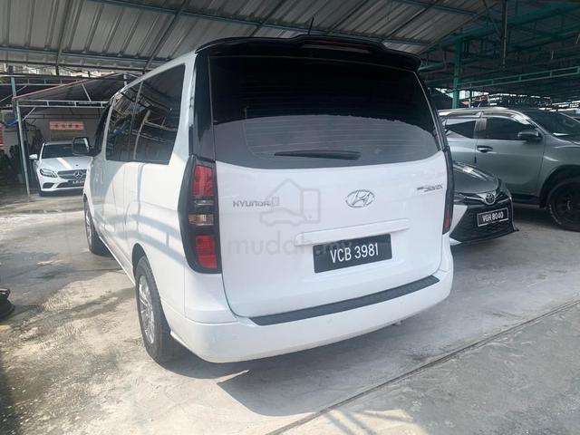 2018 Hyundai GRAND STAREX 2.5 ROYALE PREMIUM (A) - 3