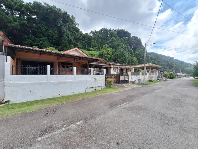 TAMAN SENTOSA, Batu Pahat Semi D Single Storey Renovated Below MV 1