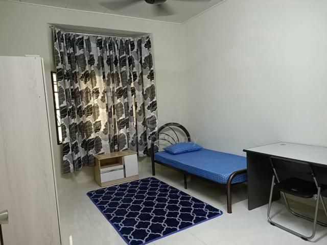 Bilik Master Bedroom Untuk Disewa (Perempuan ) Rmh Corner Lot 1