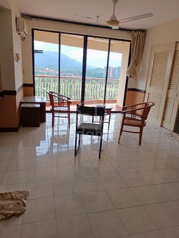 A'Famosa Villa Beverly Hills 1