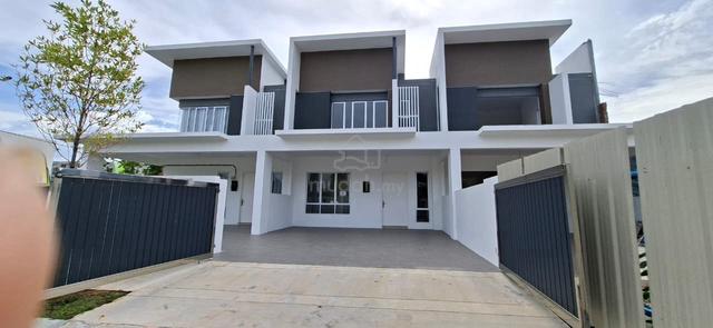 Largest Linked Homes in Kluang 1