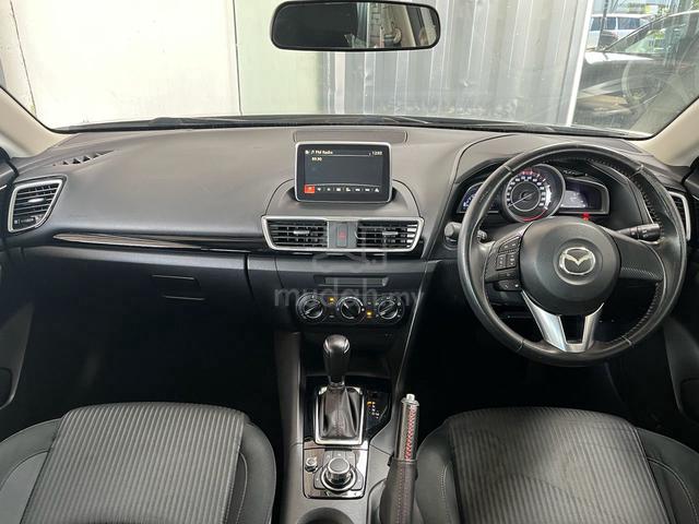 Mazda 3 2.0 SKYACTIV One Owner - 5